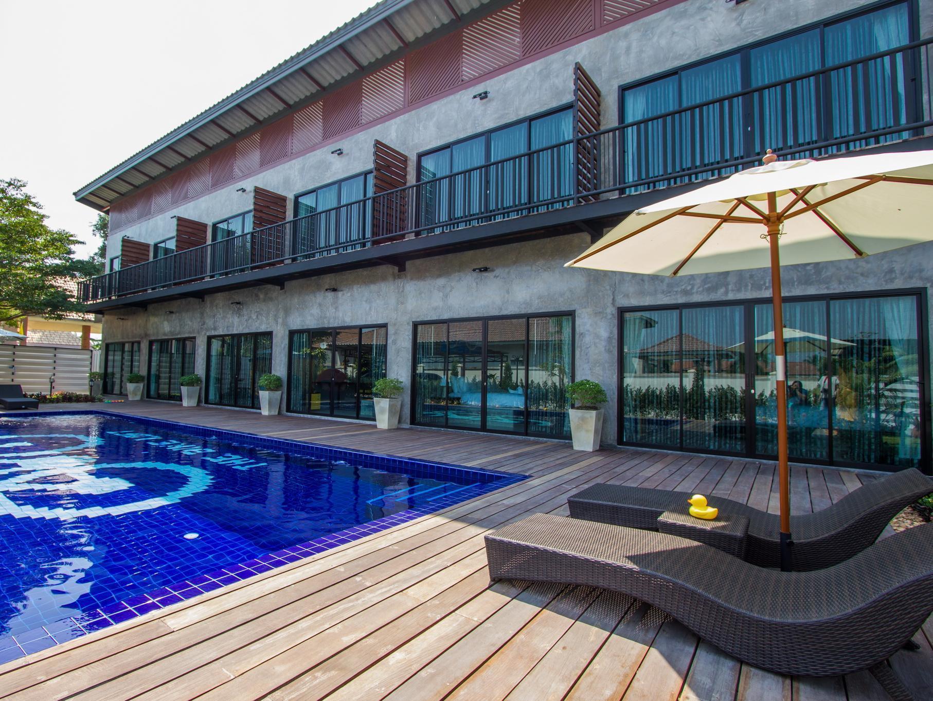 The Bike Loft Family Hostel Hua Hin Exterior photo