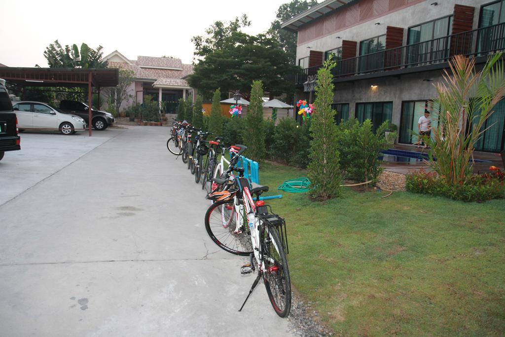 The Bike Loft Family Hostel Hua Hin Exterior photo