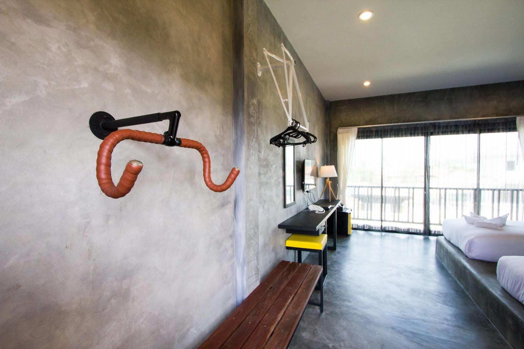 The Bike Loft Family Hostel Hua Hin Exterior photo